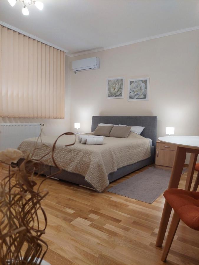 Apartman Miluro Суботиця Екстер'єр фото